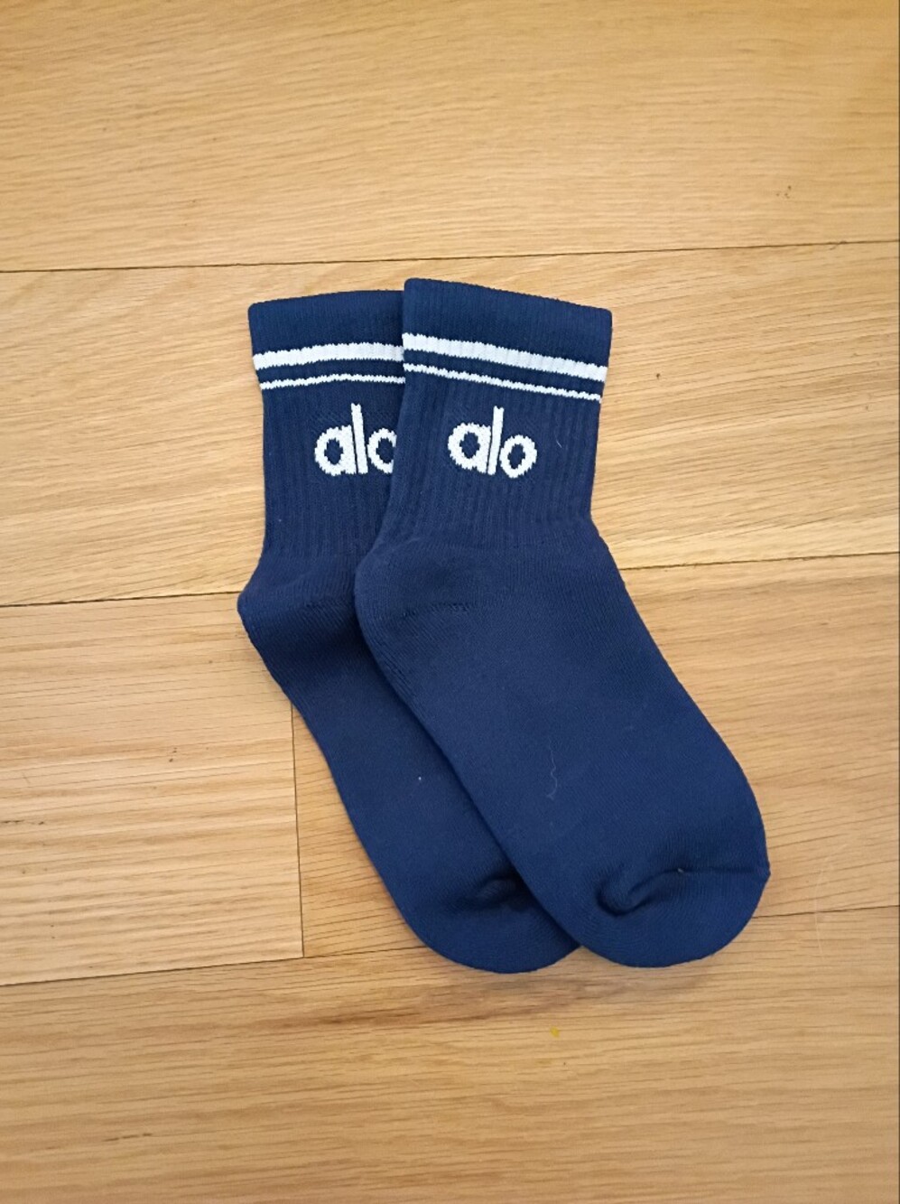 Alo Yoga Throwback Half Crew Navy Blue Socks